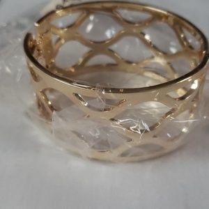 GOLD TONE OPEN DESIGNER CUFF new
